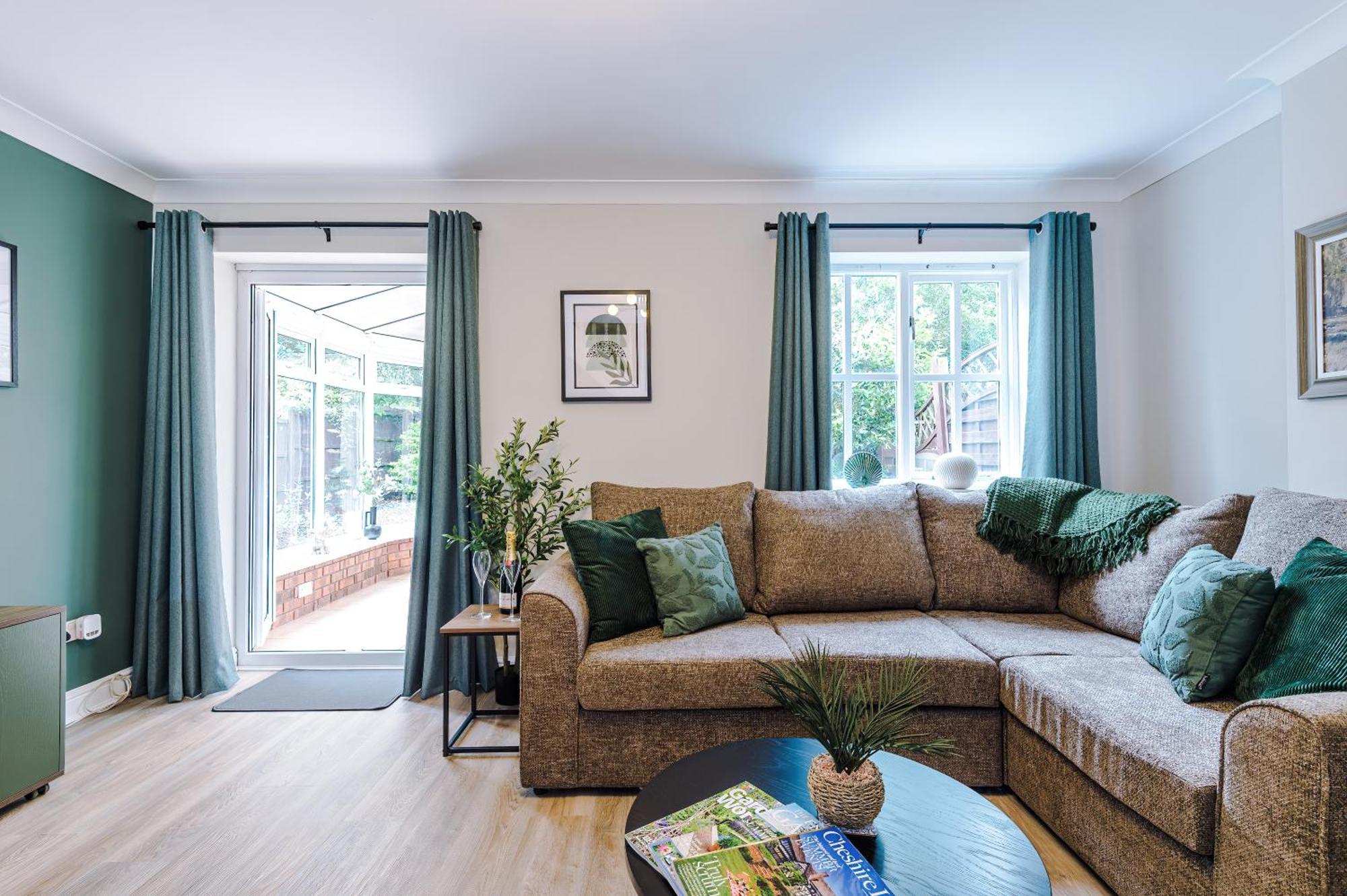New! Stunning 3-Bed Home In Chester By 53 Degrees Property, Ideal For Groups, Free Parking! Exterior photo