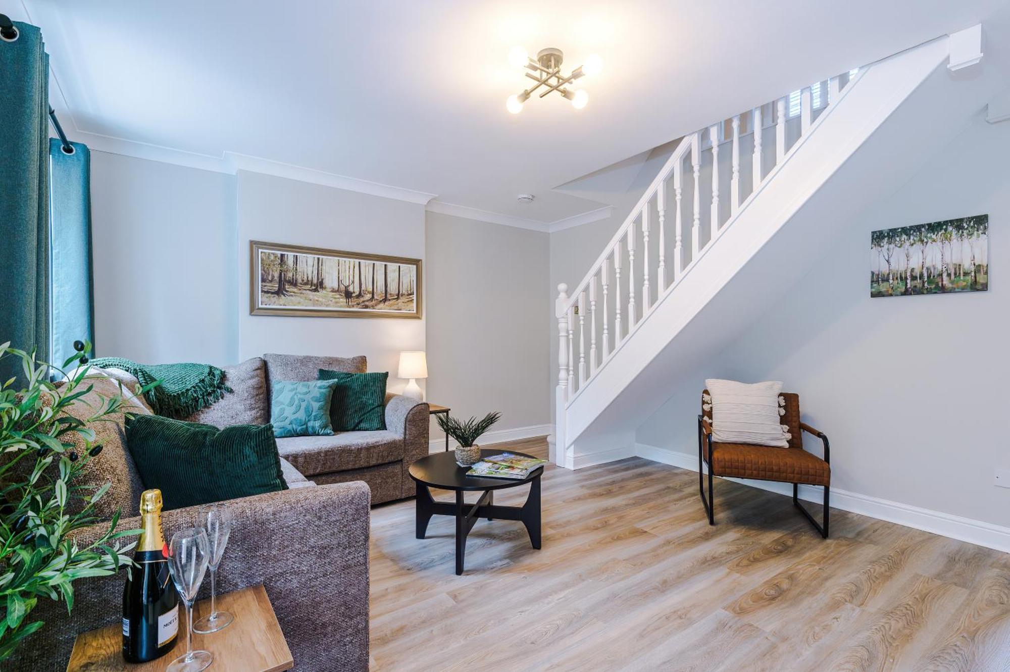 New! Stunning 3-Bed Home In Chester By 53 Degrees Property, Ideal For Groups, Free Parking! Exterior photo